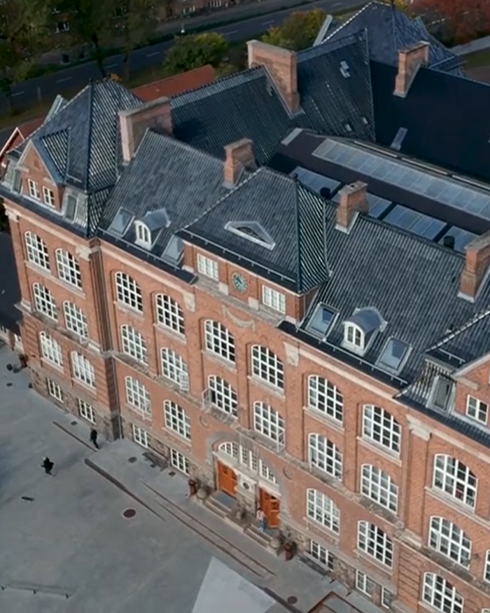 Læssøesgades Skole set fra oven